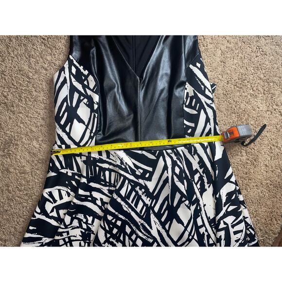 +Black and White Patterned Dress - Picture 4 of 6